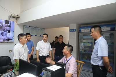 筑牢校園安全防線，賦能智慧后勤服務(wù)——省教育廳領(lǐng)導(dǎo)蒞臨射洪中學(xué)調(diào)研食品安全及食堂信息化建設(shè)工作